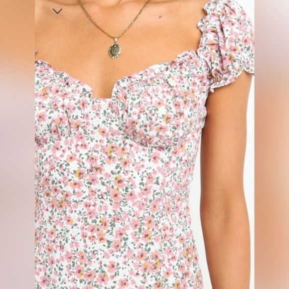 Floral Puff-Sleeve Midi Dress in Light Pink - Picture 2 of 10